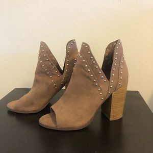 Report booties size 7.5